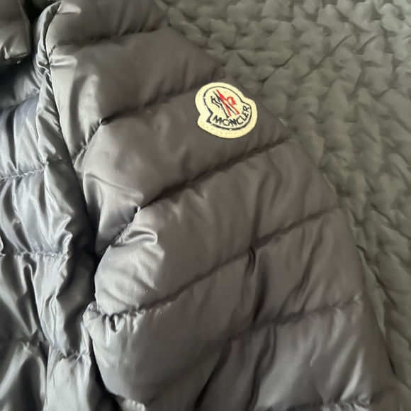 Moncler Blue Puffer Jacket with Insulation and Quilted Design - Picture 6 of 10